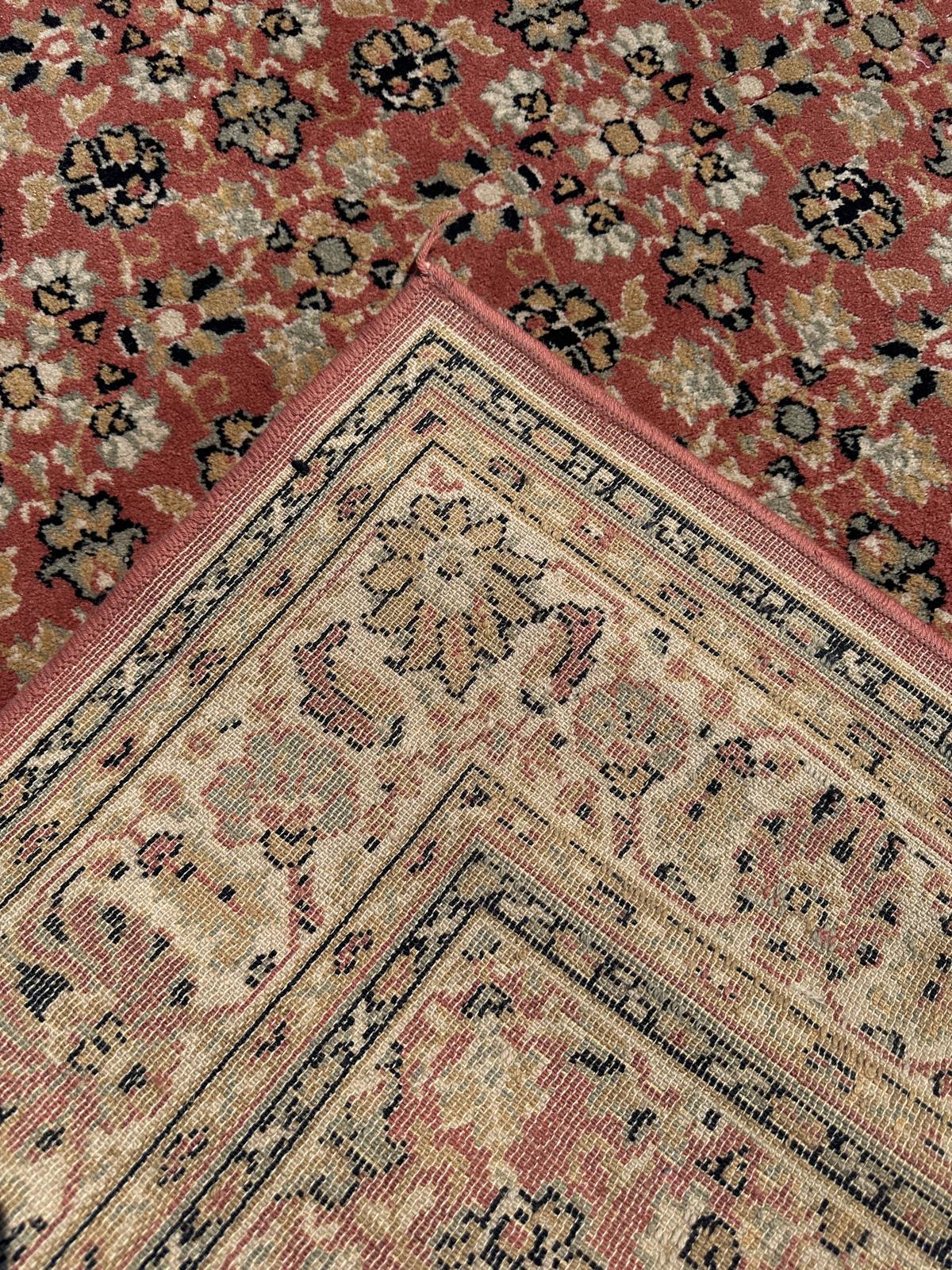 Tapis de style oriental en laine 245cm x 170cm