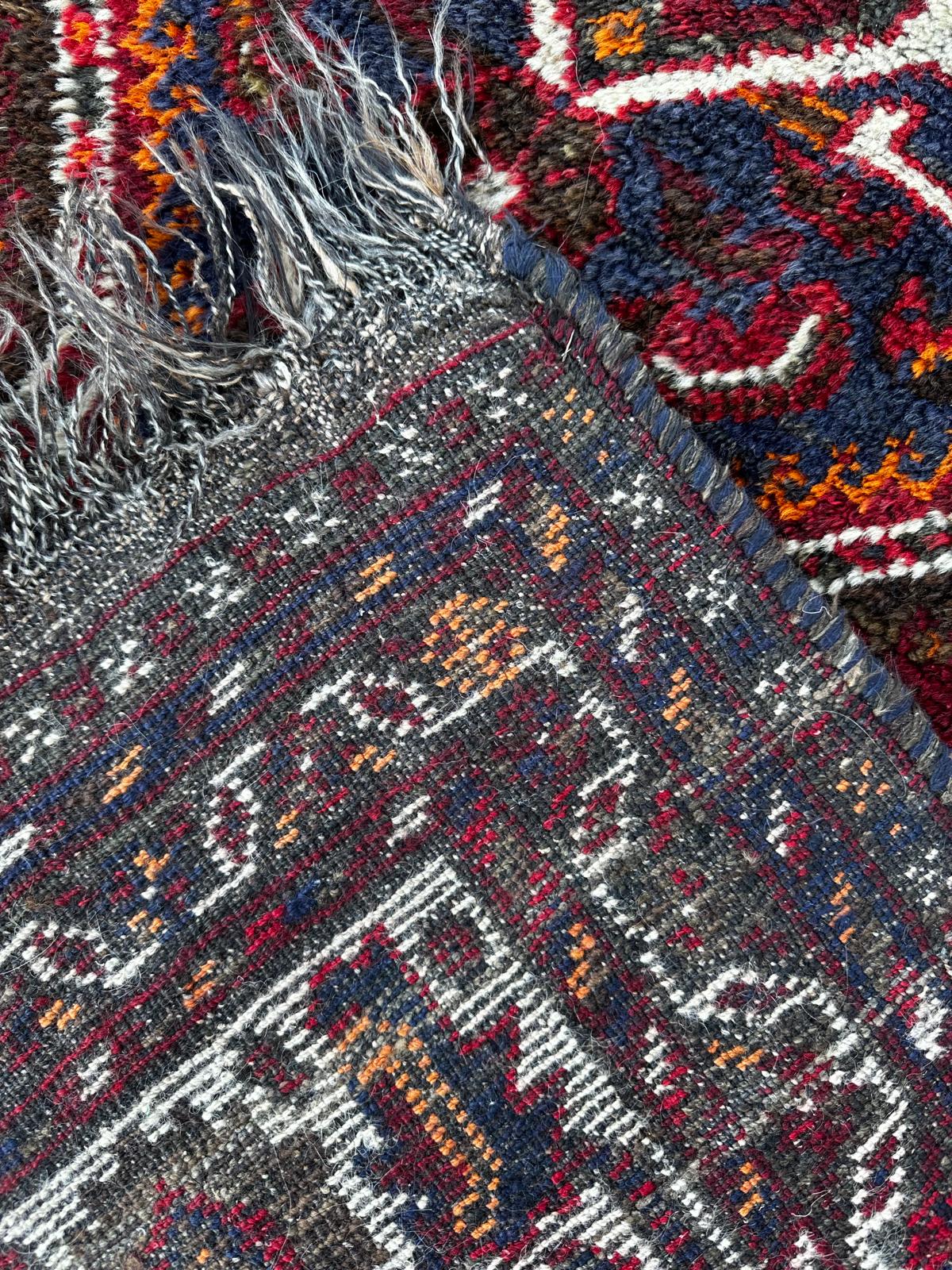 Tapis persan fait main 265cm x 175cm