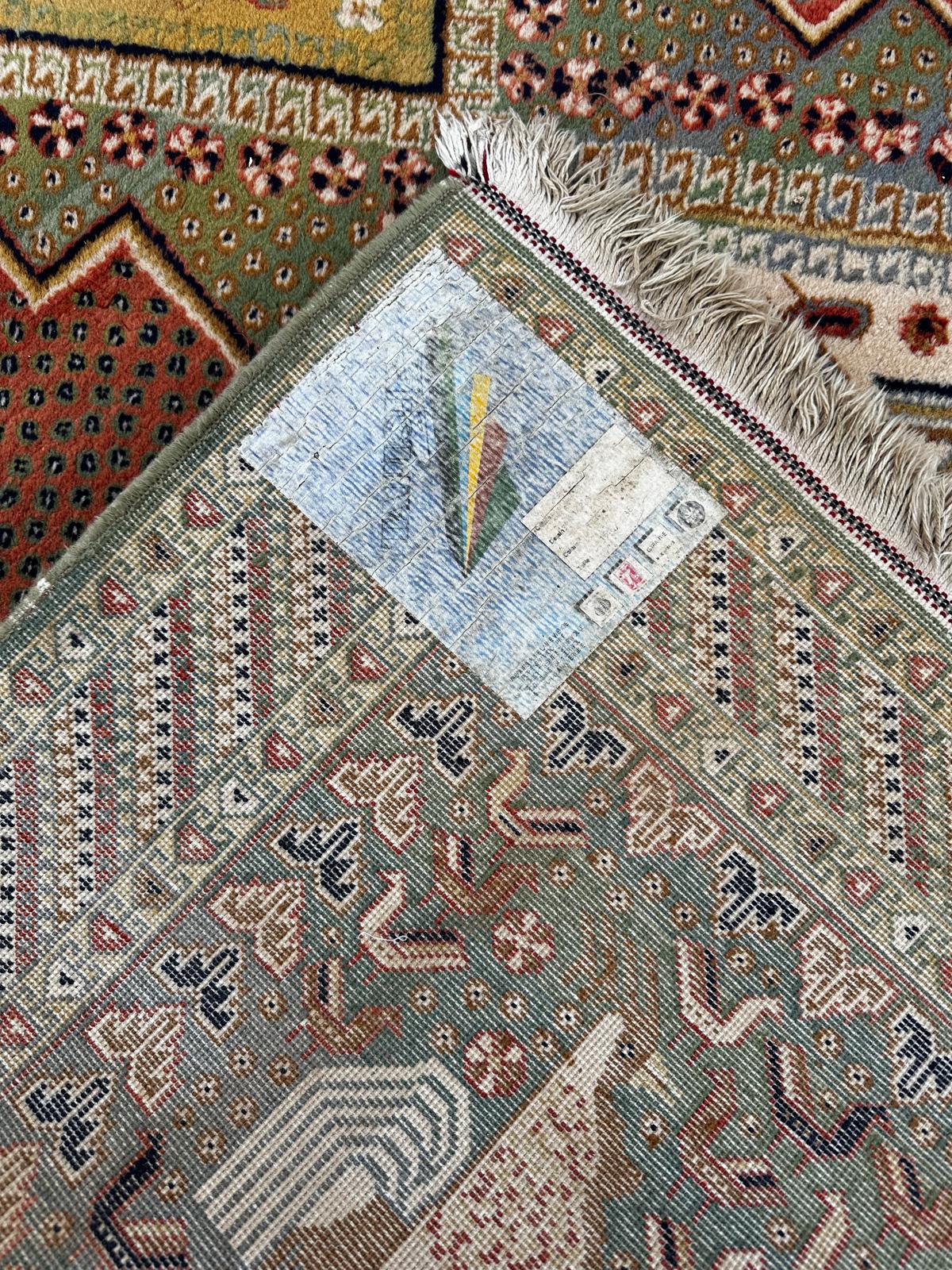 Tapis de style oriental 240cm x 170cm