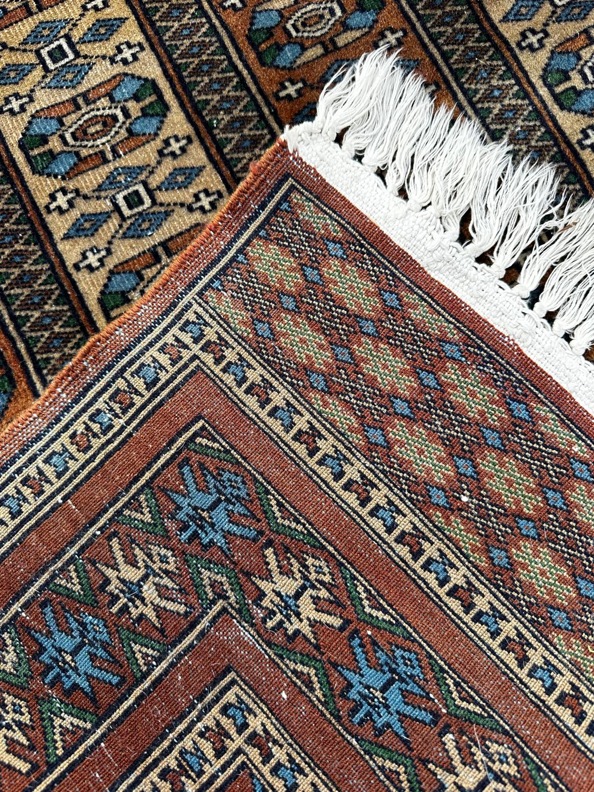 Tapis persan fait main 150cm x 90cm