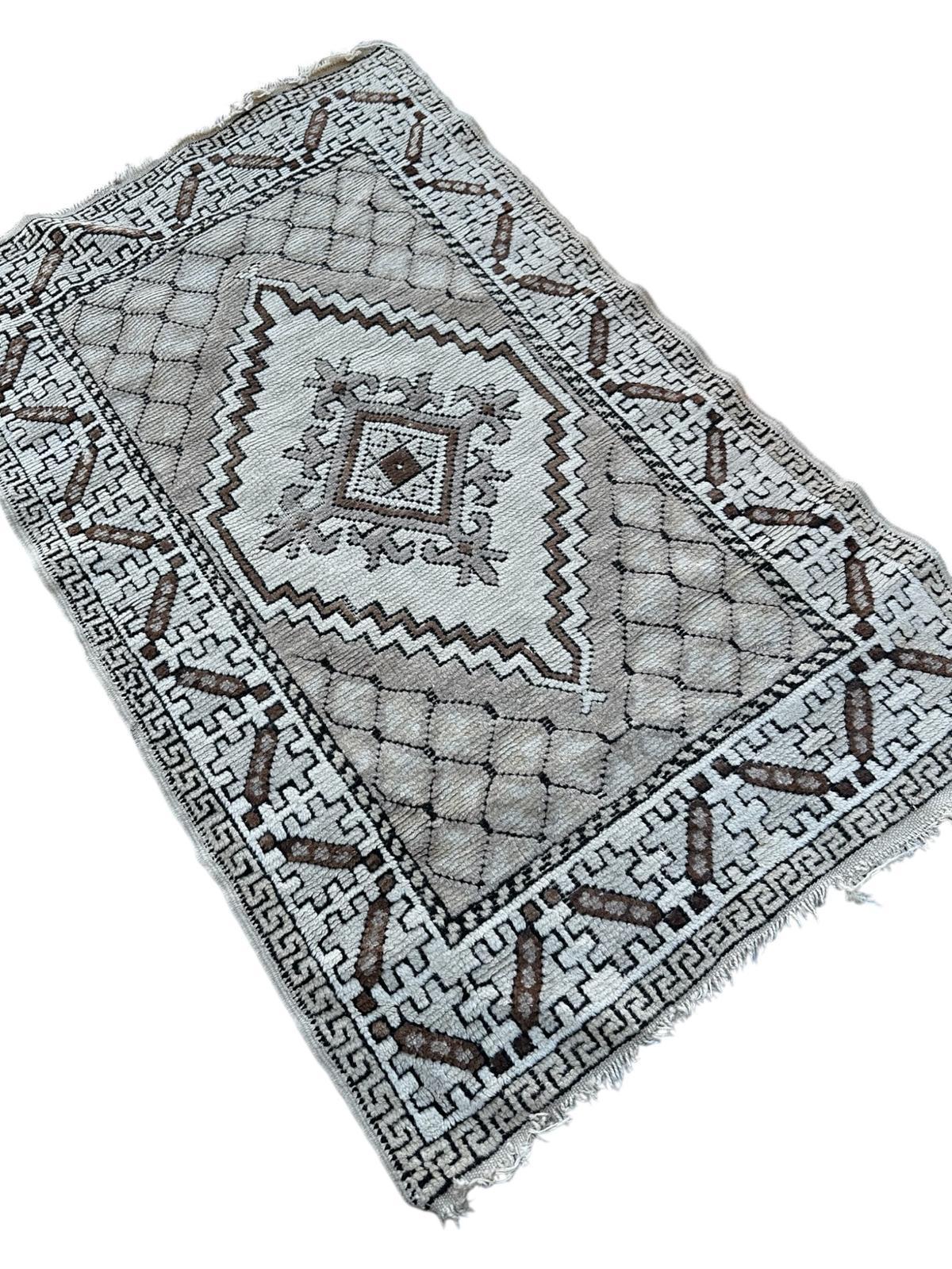 Tapis tunisien fait main 150cm x 90cm