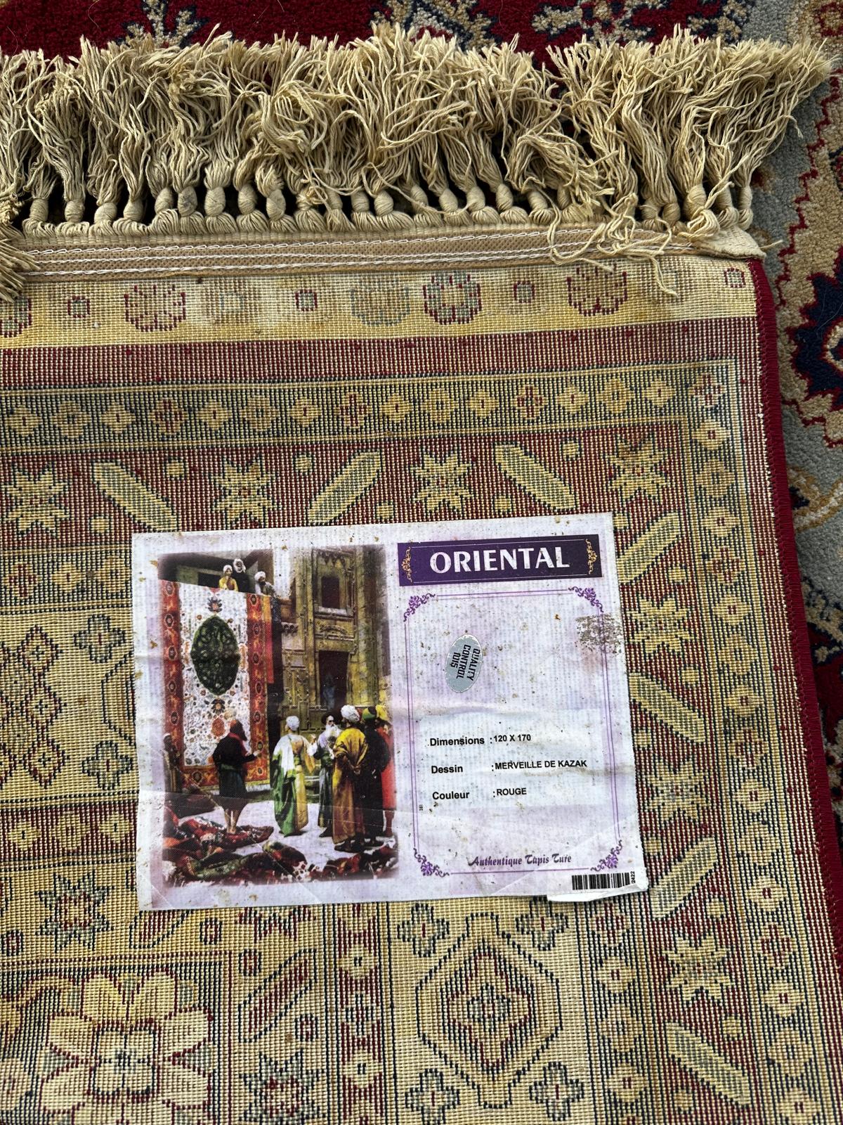 Tapis de style oriental 180cm x 120cm