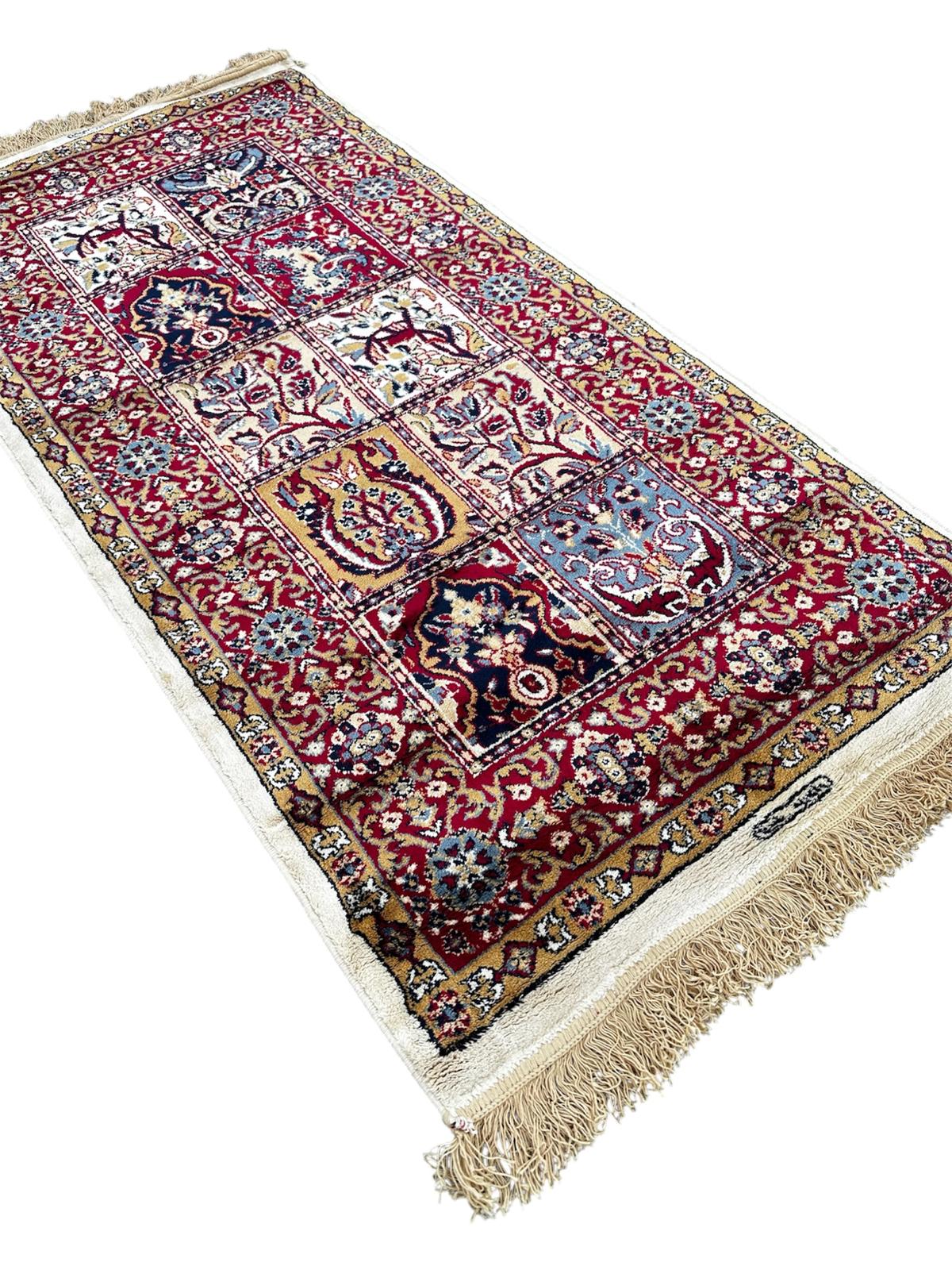 Paire de tapis orientaux 150cm x 70cm