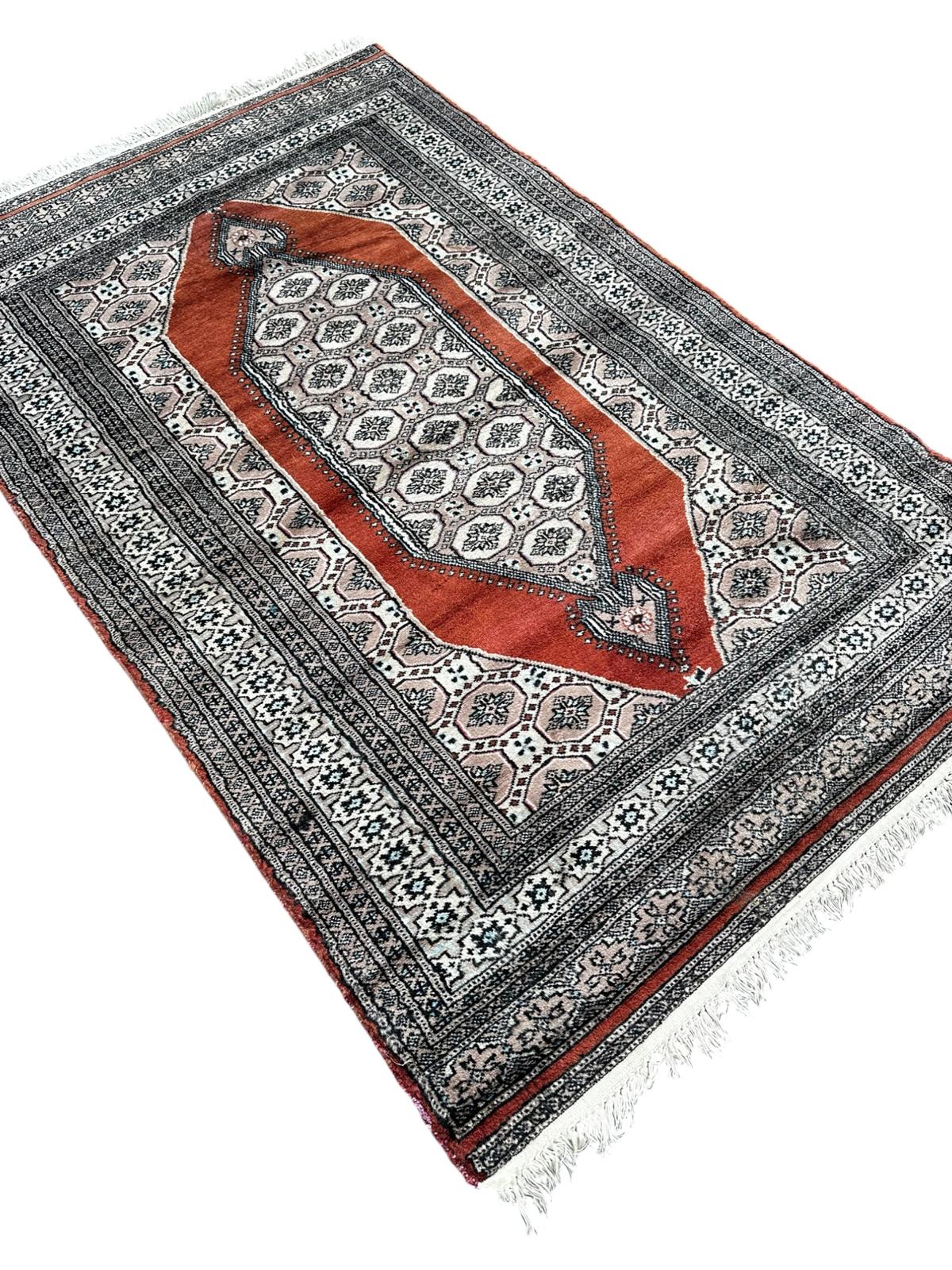 Tapis Pakistanais fait main 120cm x 200cm