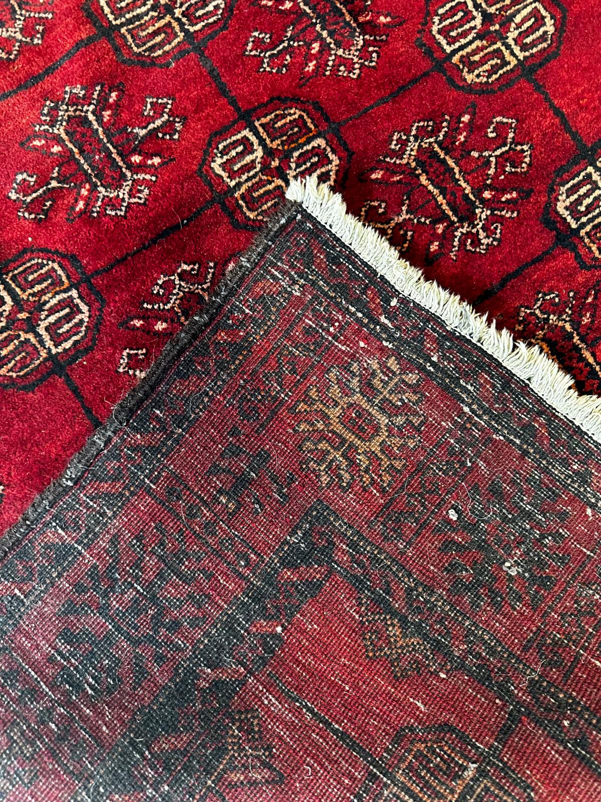 Tapis oriental fait main 120cm x 220cm