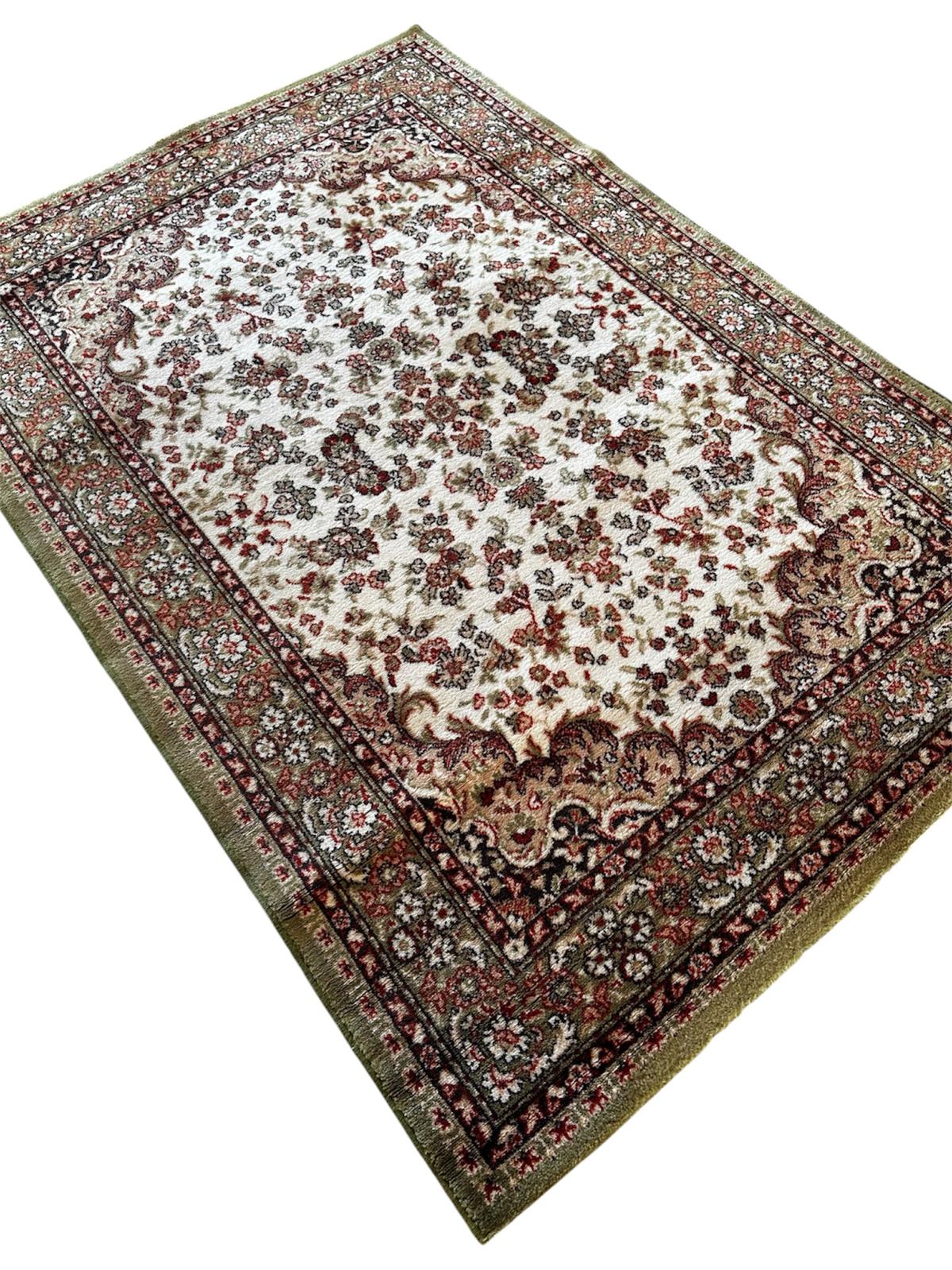Tapis de style oriental 125cm x 180cm