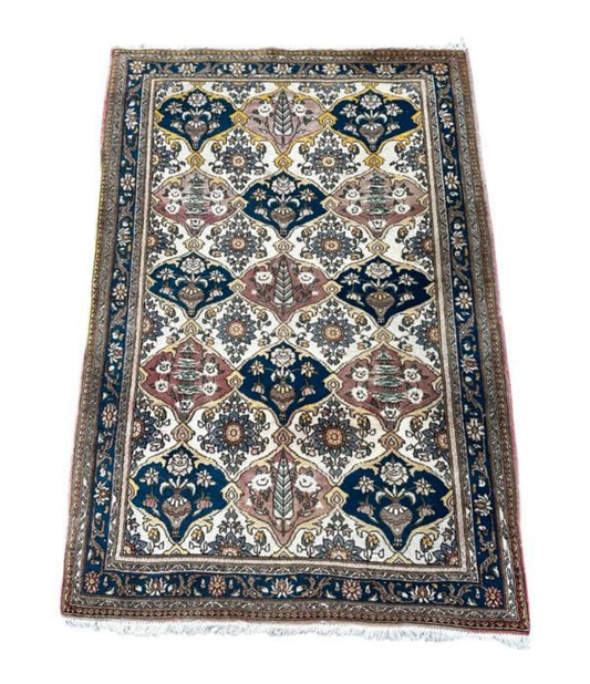 Tapis persan fait main 160cm x 110cm