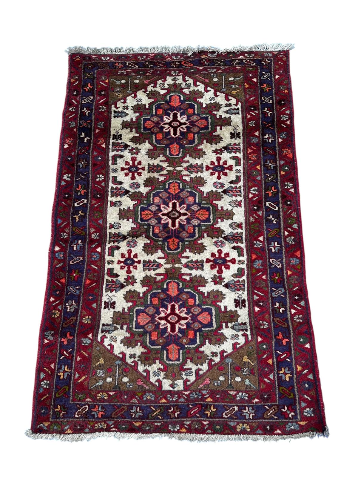 Tapis persan fait main 160cm x 100cm