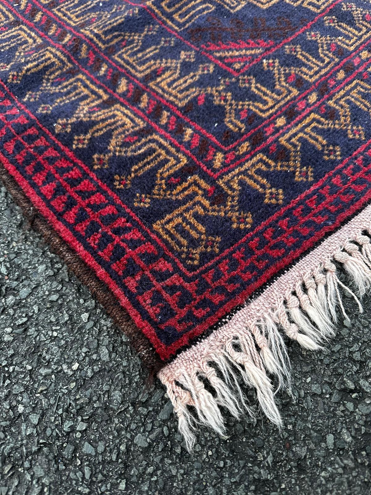 Tapis persan fait main 160cm x 90cm