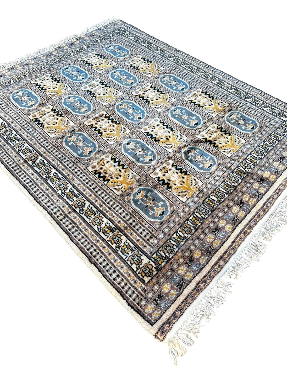 Tapis Pakistanais noué à la main 170cm x 120