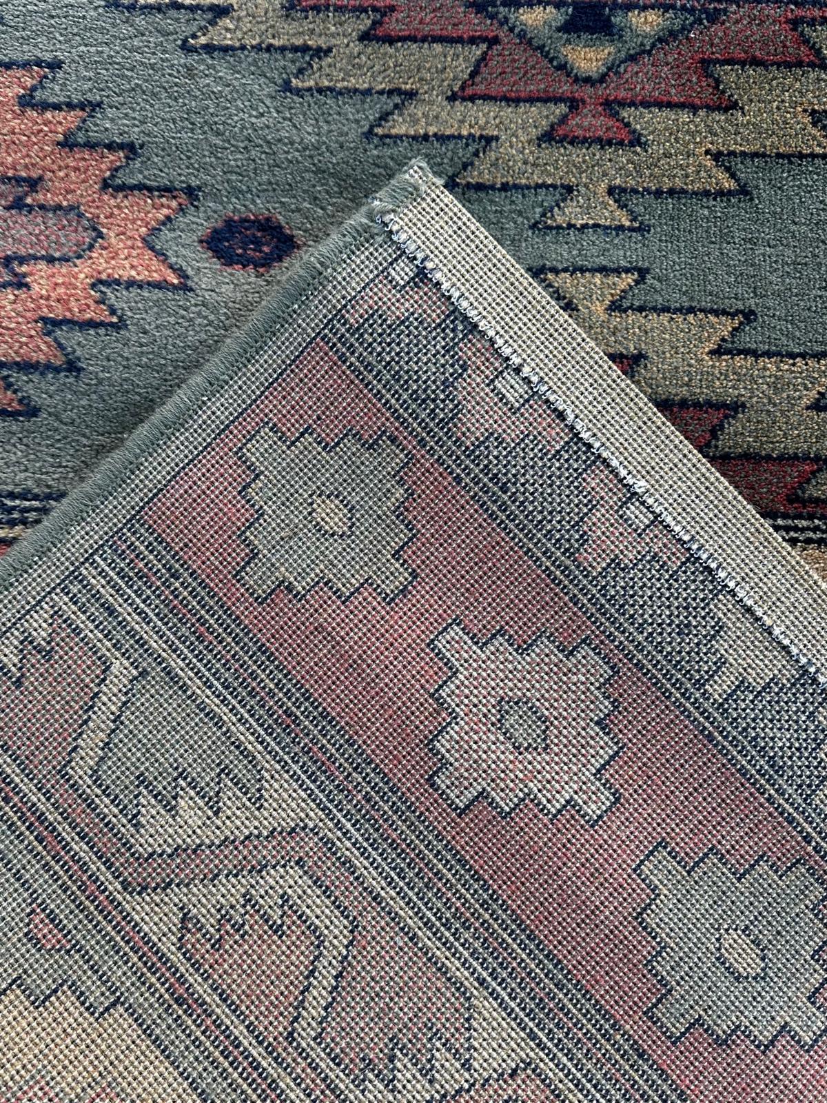 Tapis de style oriental 230cm x 160cm