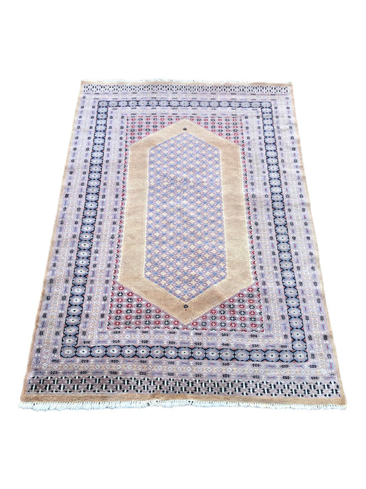 Tapis Pakistanais fait main - 1,8m x 1,3m
