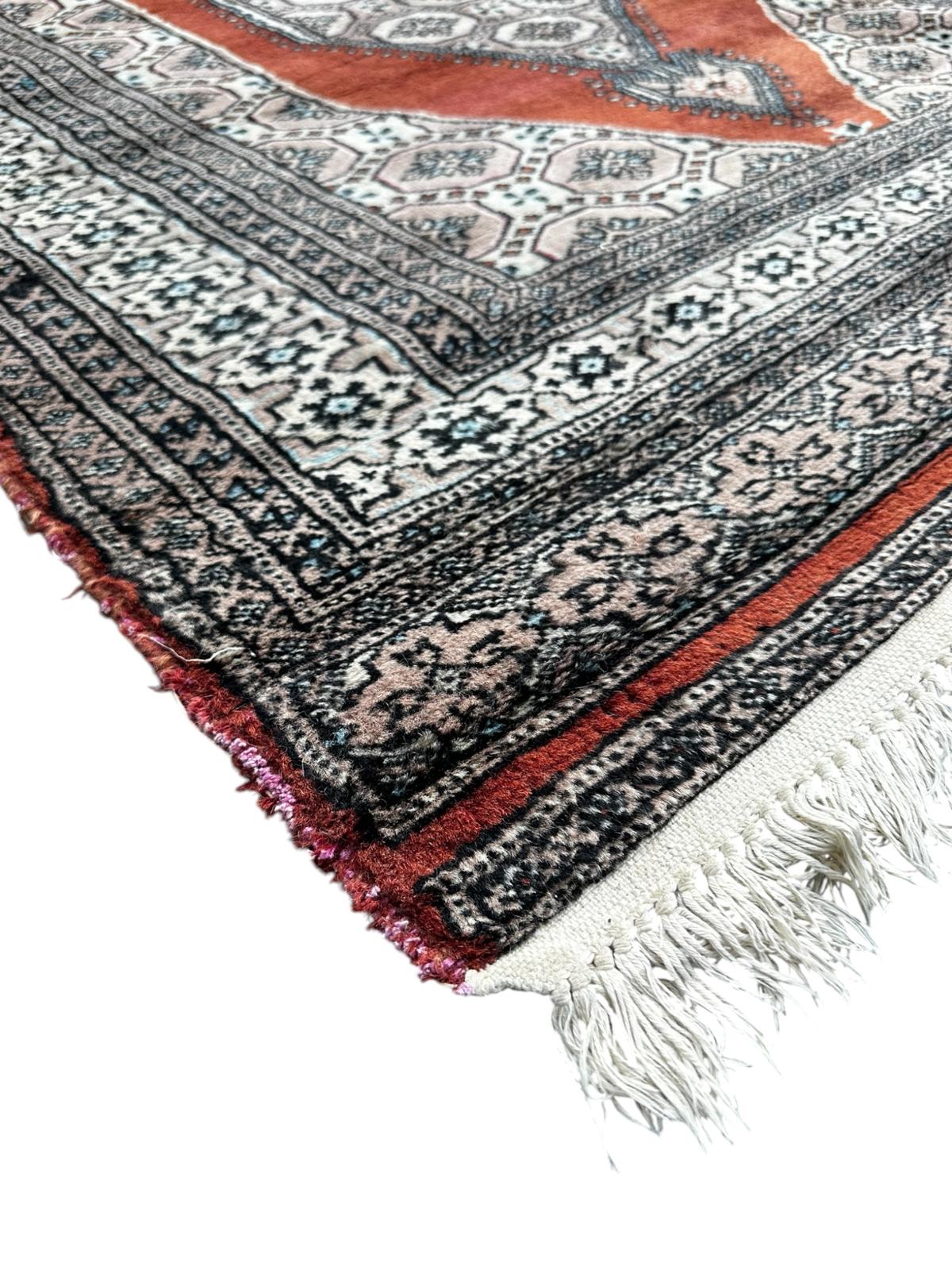 Tapis Pakistanais fait main 120cm x 200cm