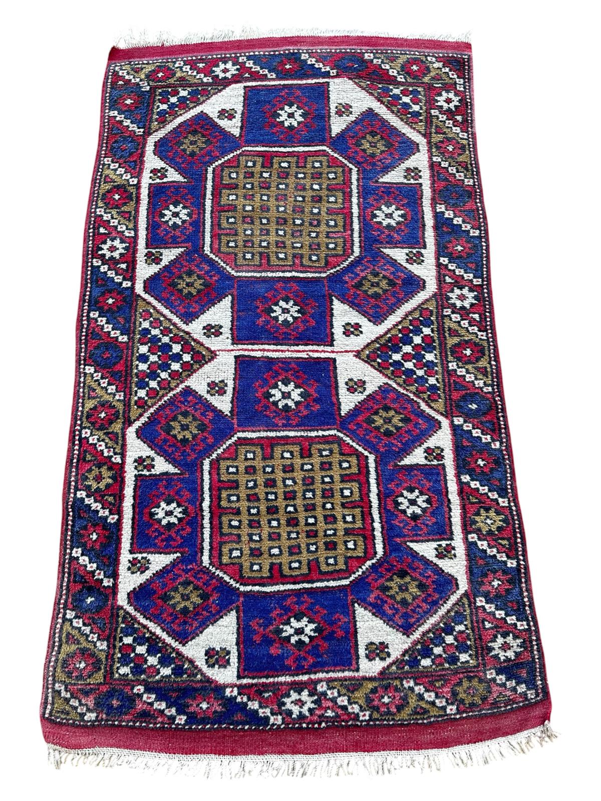 Tapis arménien fait main 150cm x 80cm