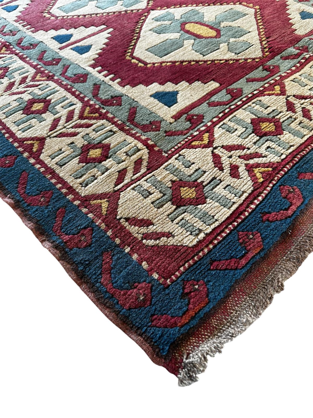 Tapis turc fait main 190cm x 135cm