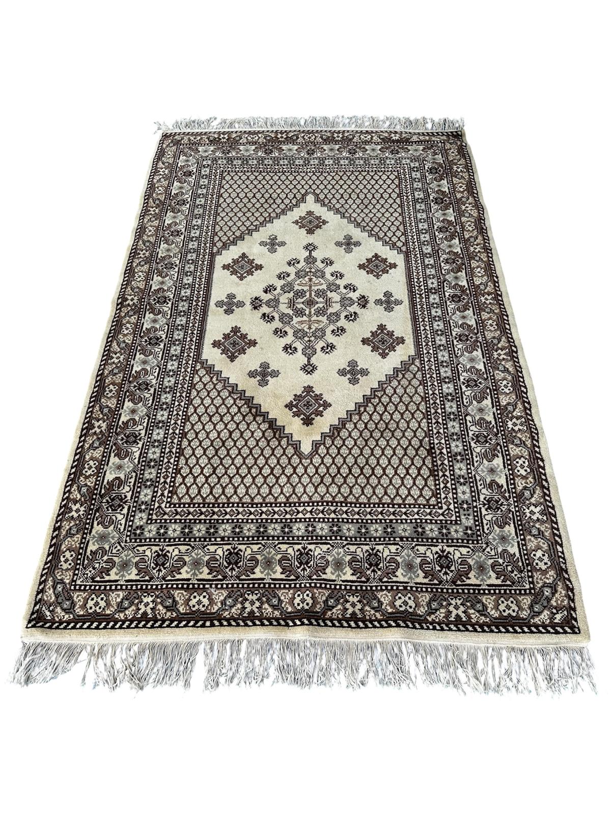 Tapis tunisien fait main 140cm c 235cm