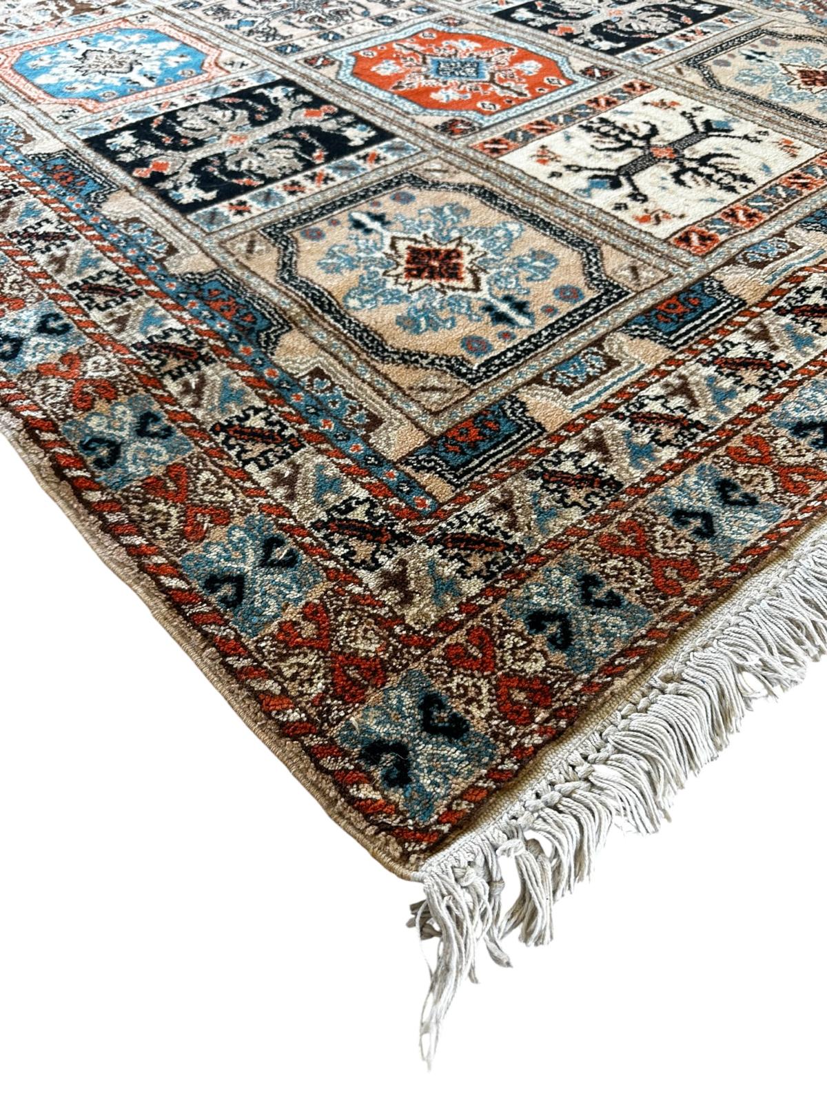 Tapis marocain pure laine et fait main 220cm x 150cm