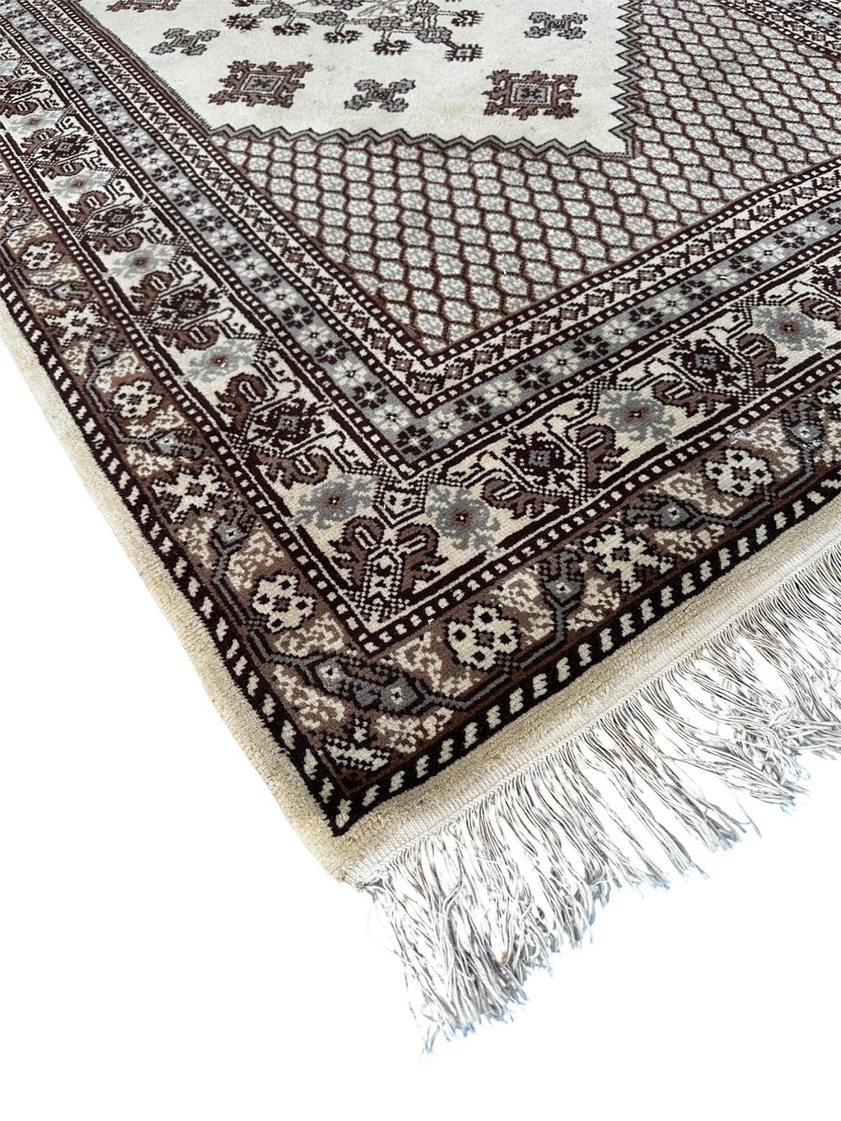 Tapis tunisien fait main 140cm c 235cm