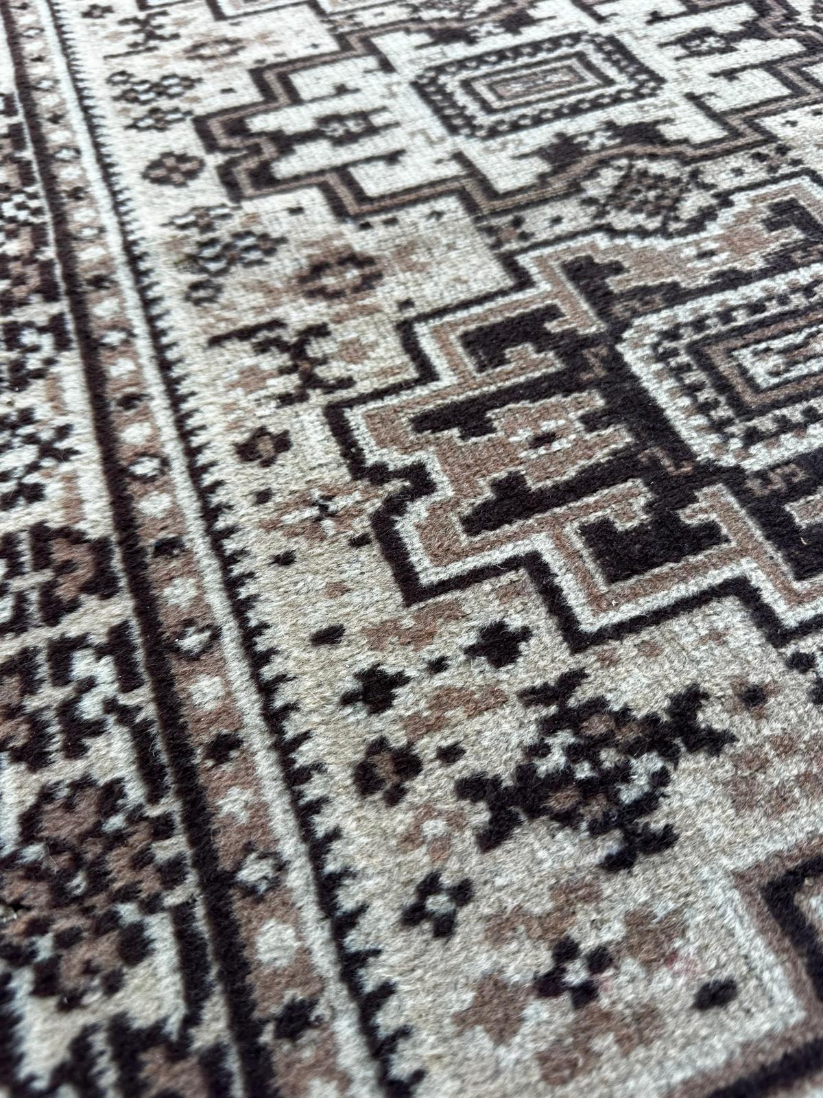 Tapis de style oriental 70cm x 170cm