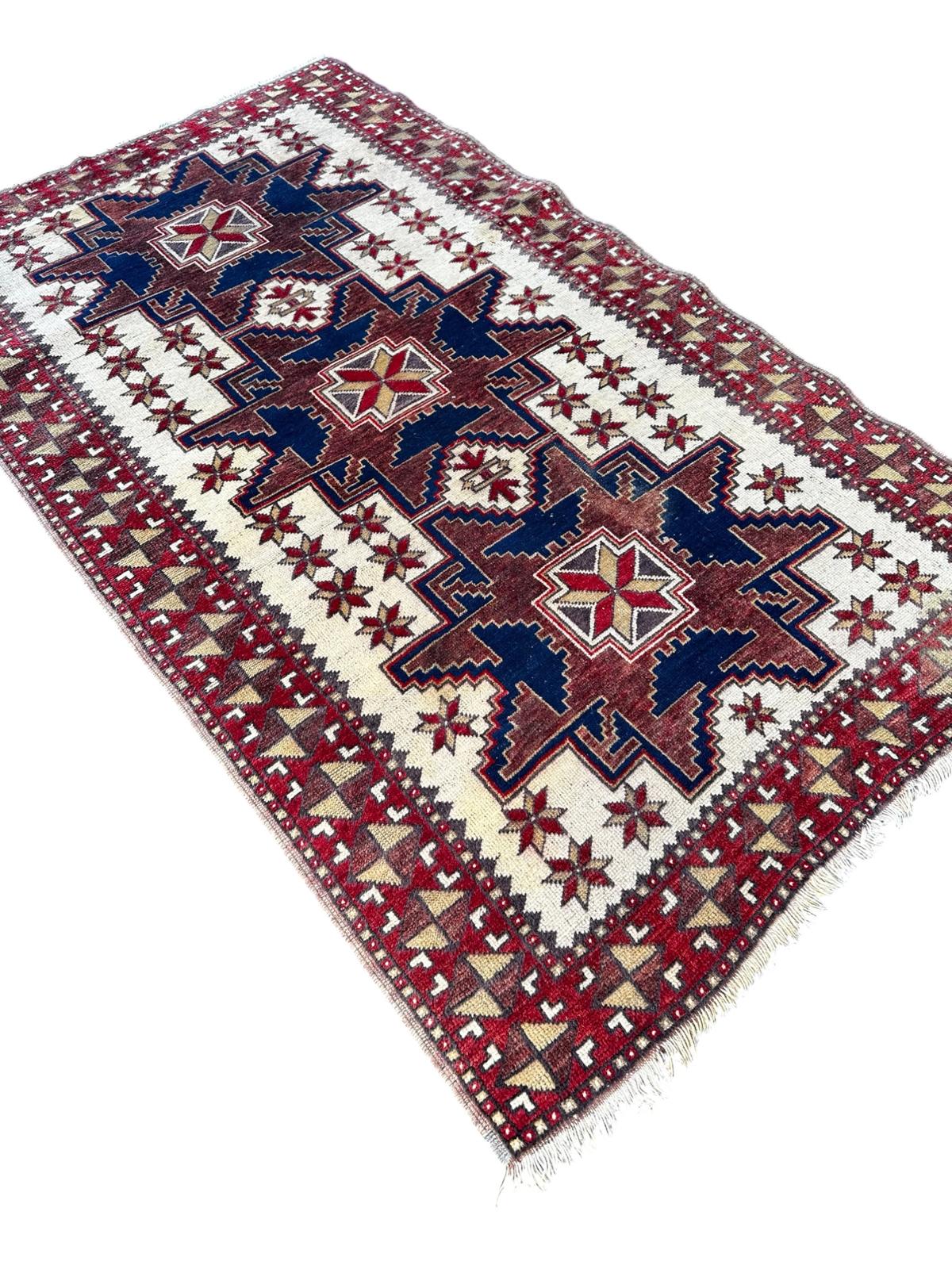 Tapis arménien fait main 110cm x 190cm