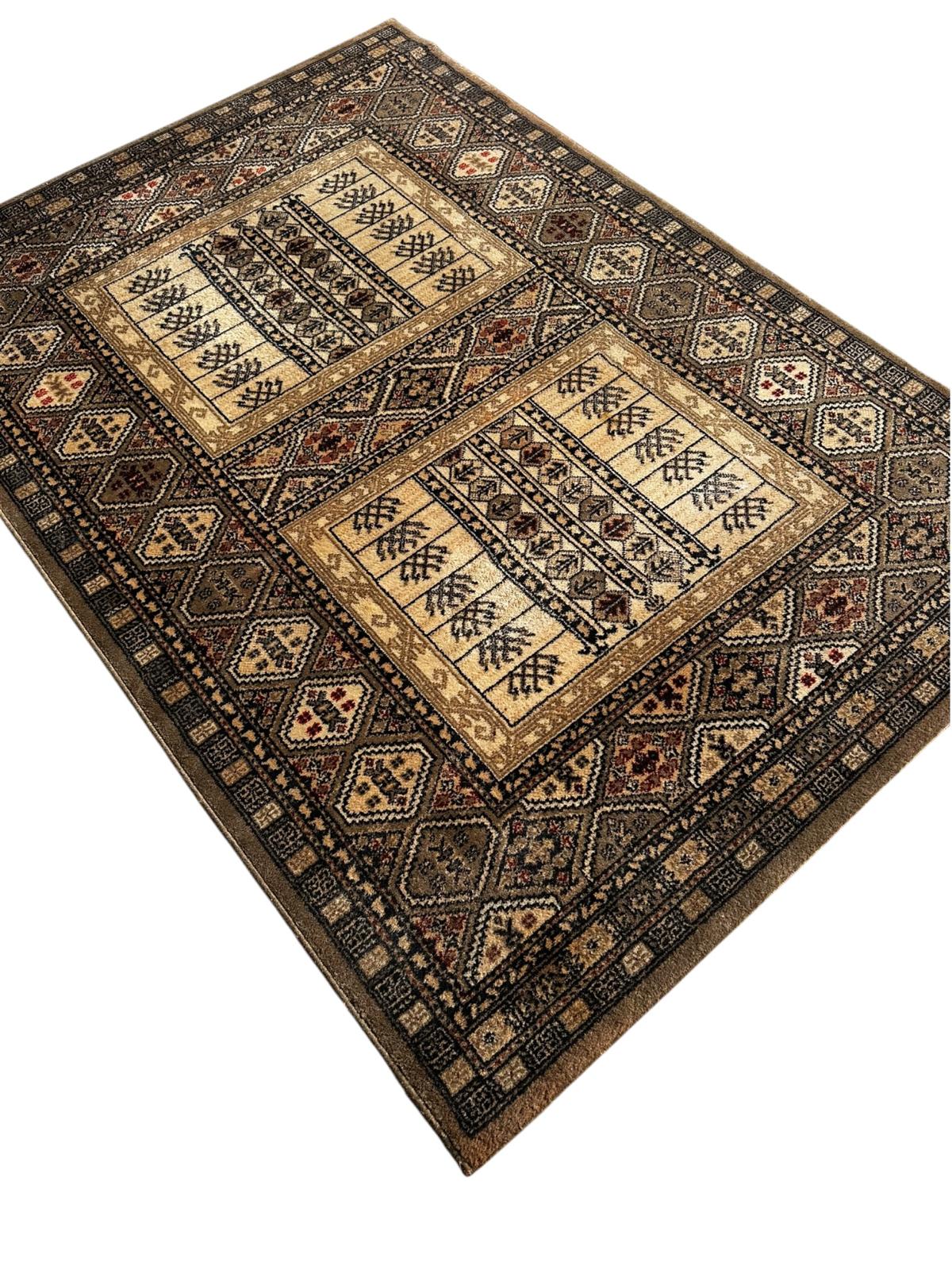 Tapis de style oriental en laine 200cm x 140cm