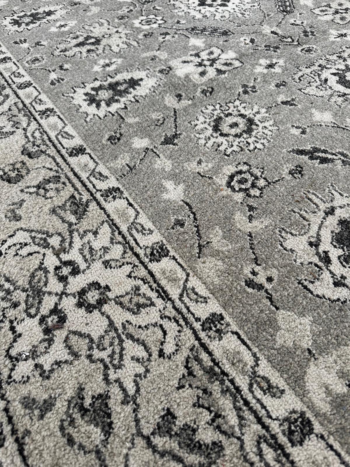 Tapis de style oriental 230cm x 160cm