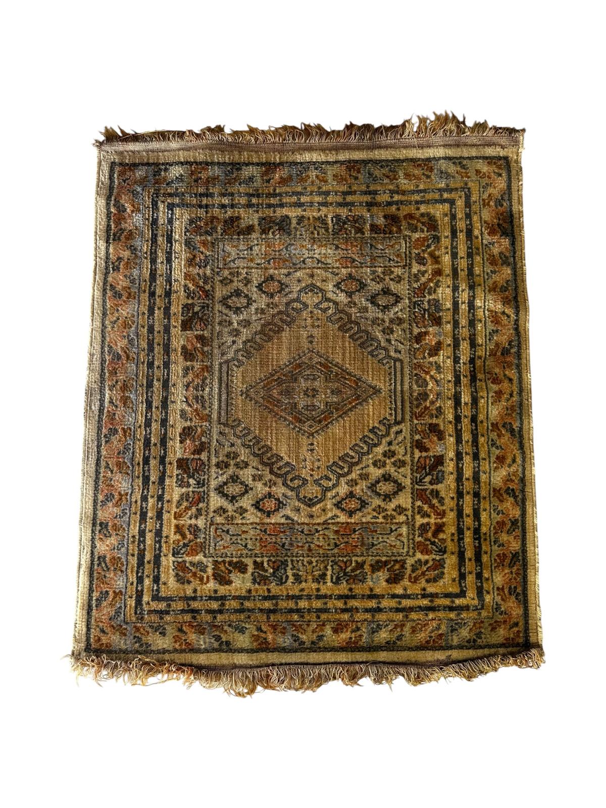 Paire de tapis orientaux carré 115cm x 95cm
