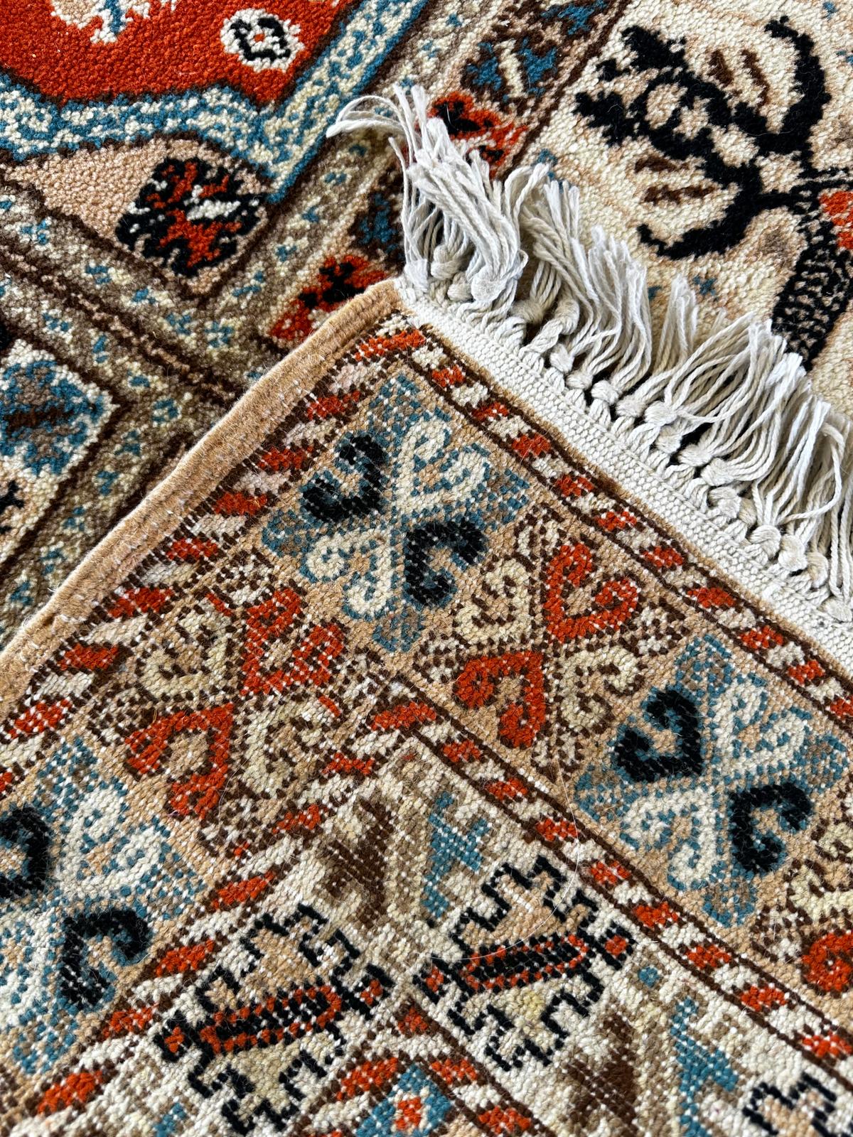 Tapis marocain pure laine et fait main 220cm x 150cm