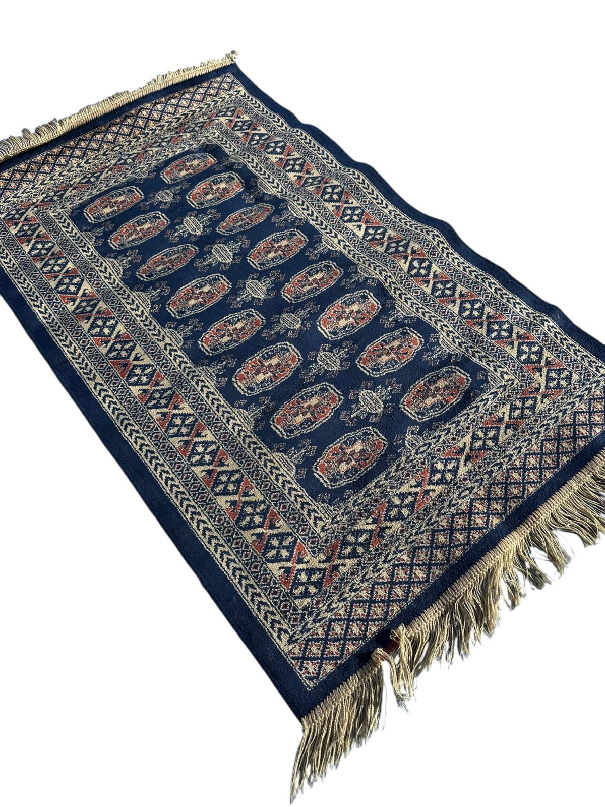 Tapis de style oriental 120cm x 70cm
