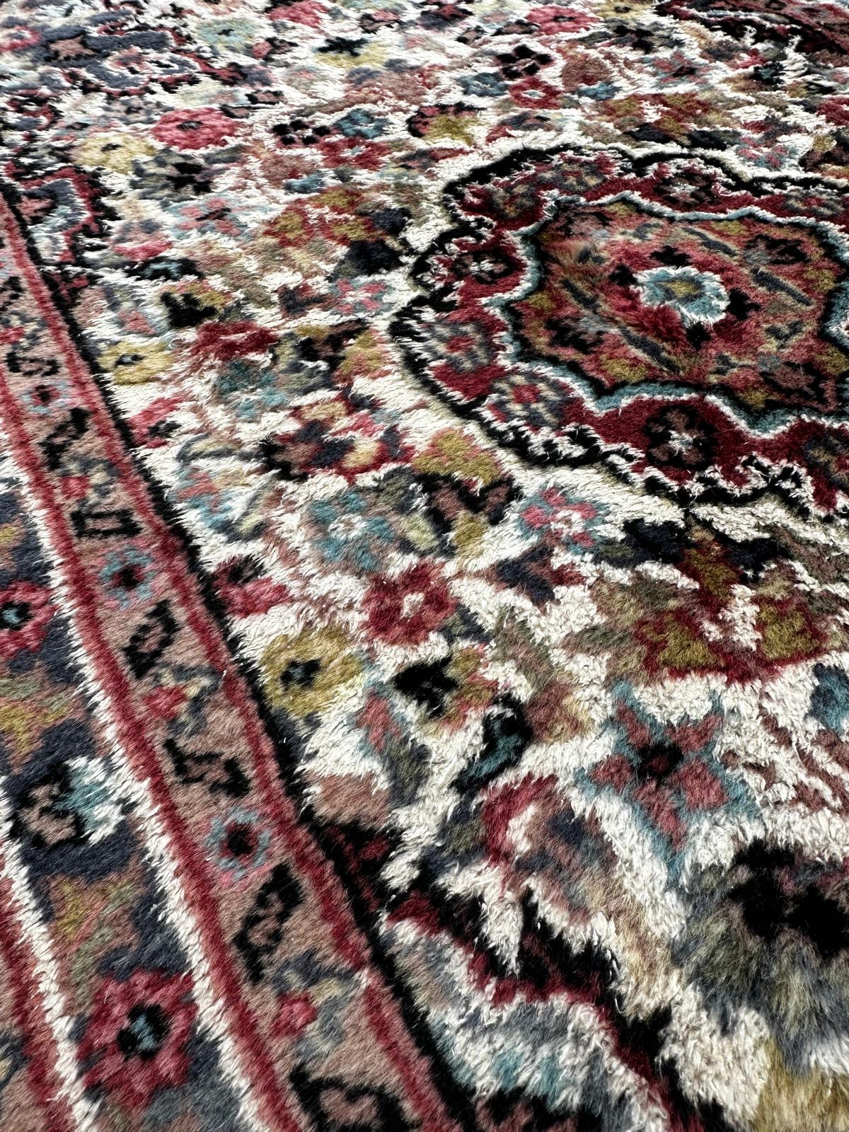 Tapis persan en laine et soie 110cm x 60cm