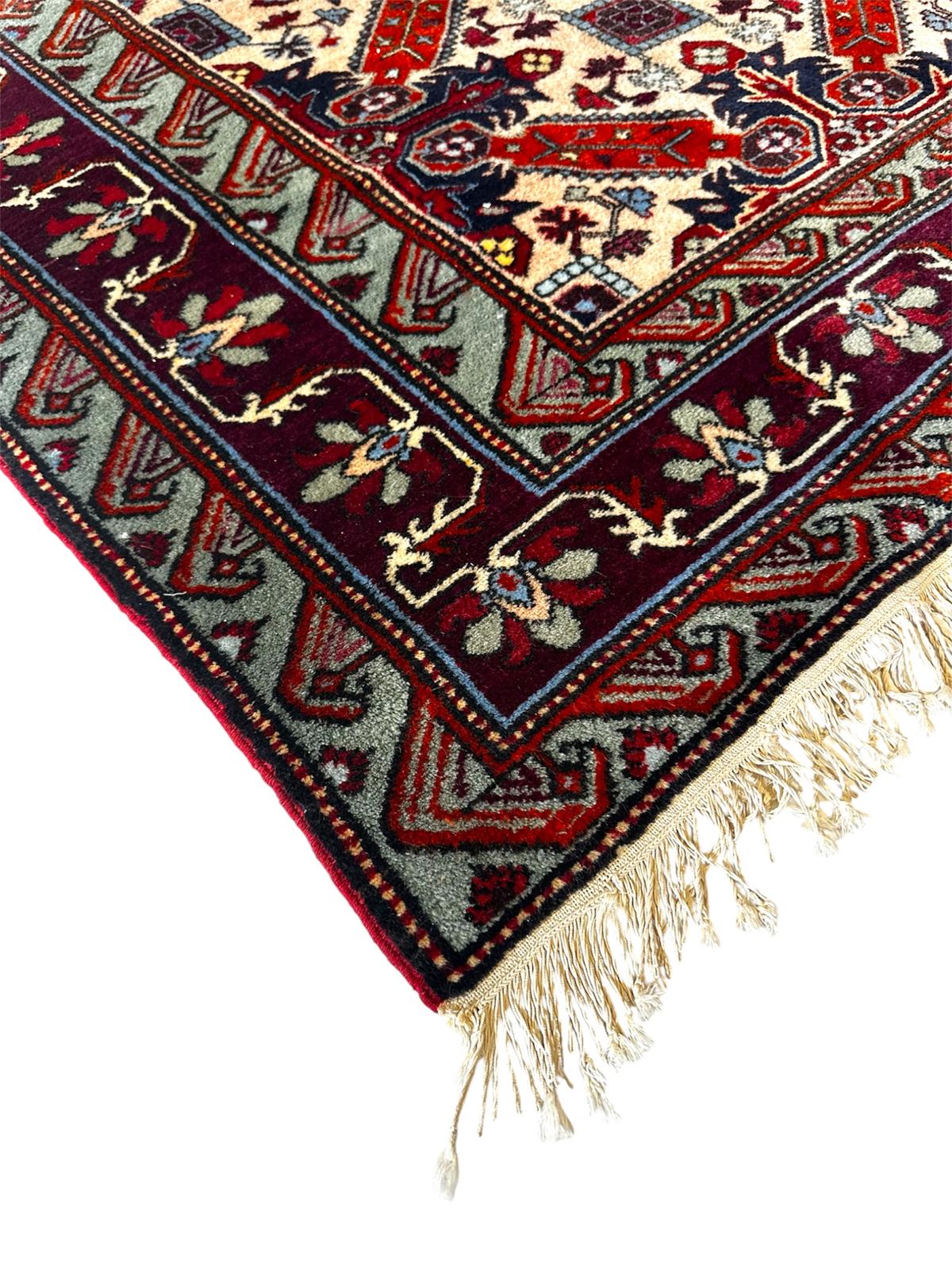 Tapis turc fait main 125cm x 205cm