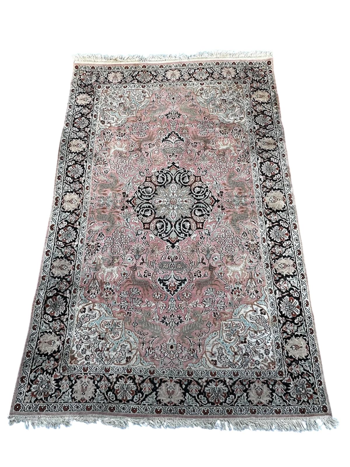 Tapis persan en soie 185cm x 120cm