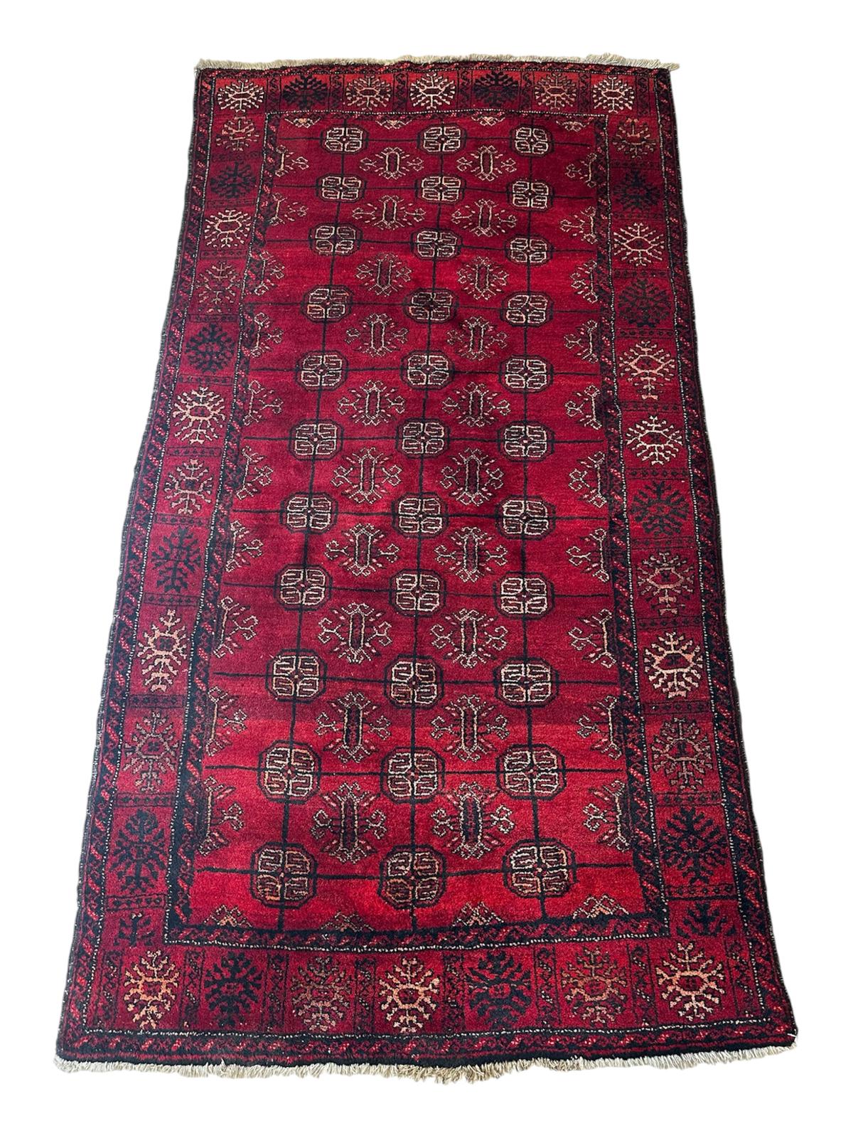 Tapis oriental fait main 120cm x 220cm