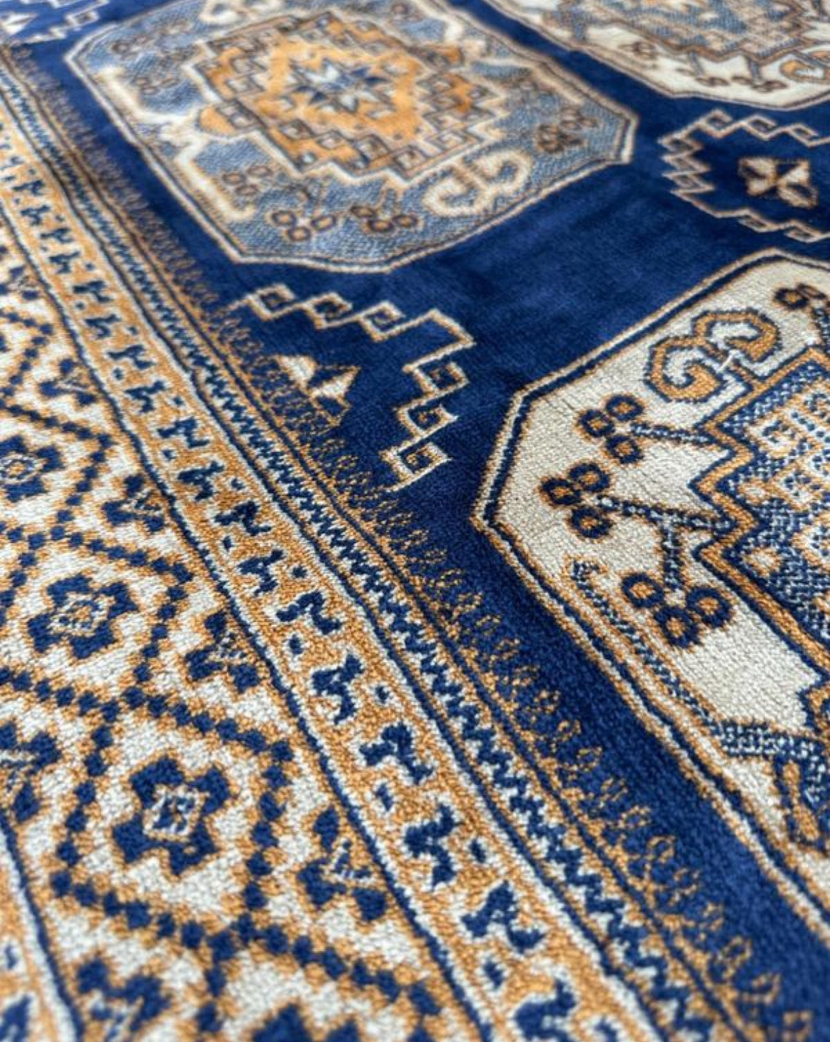 Tapis de style oriental 190cm x 140cm
