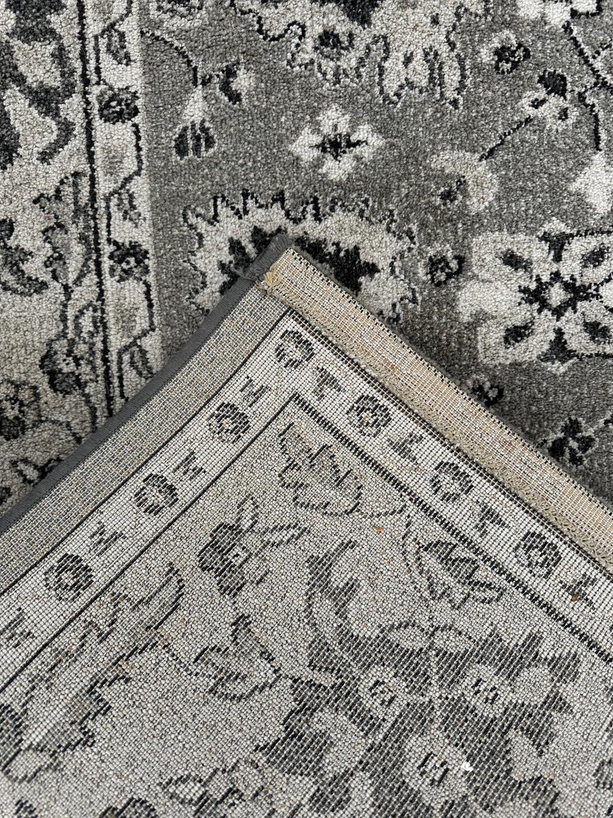 Tapis de style oriental 230cm x 160cm