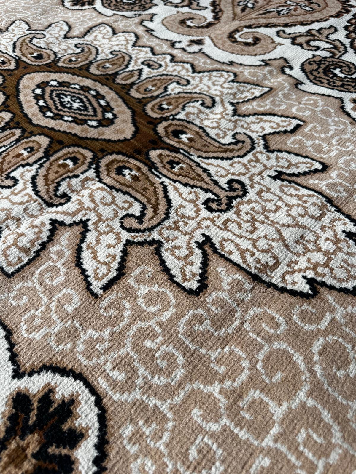 Tapis de style oriental 190cm x 280cm