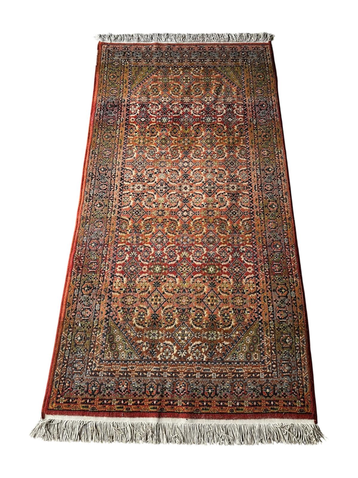 Tapis de style oriental 100cm x 205cm