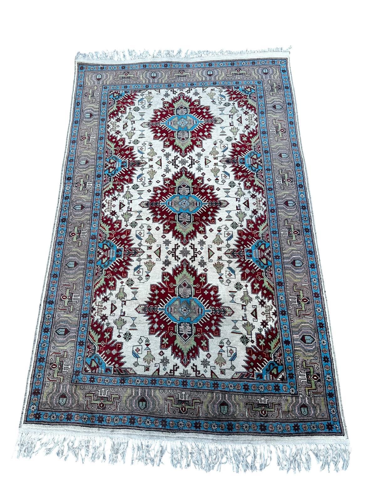 Tapis persan fait main 190cm x 120cm