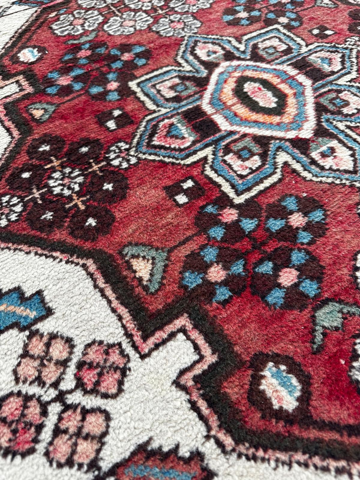 Tapis persan fait main 160cm x 110cm