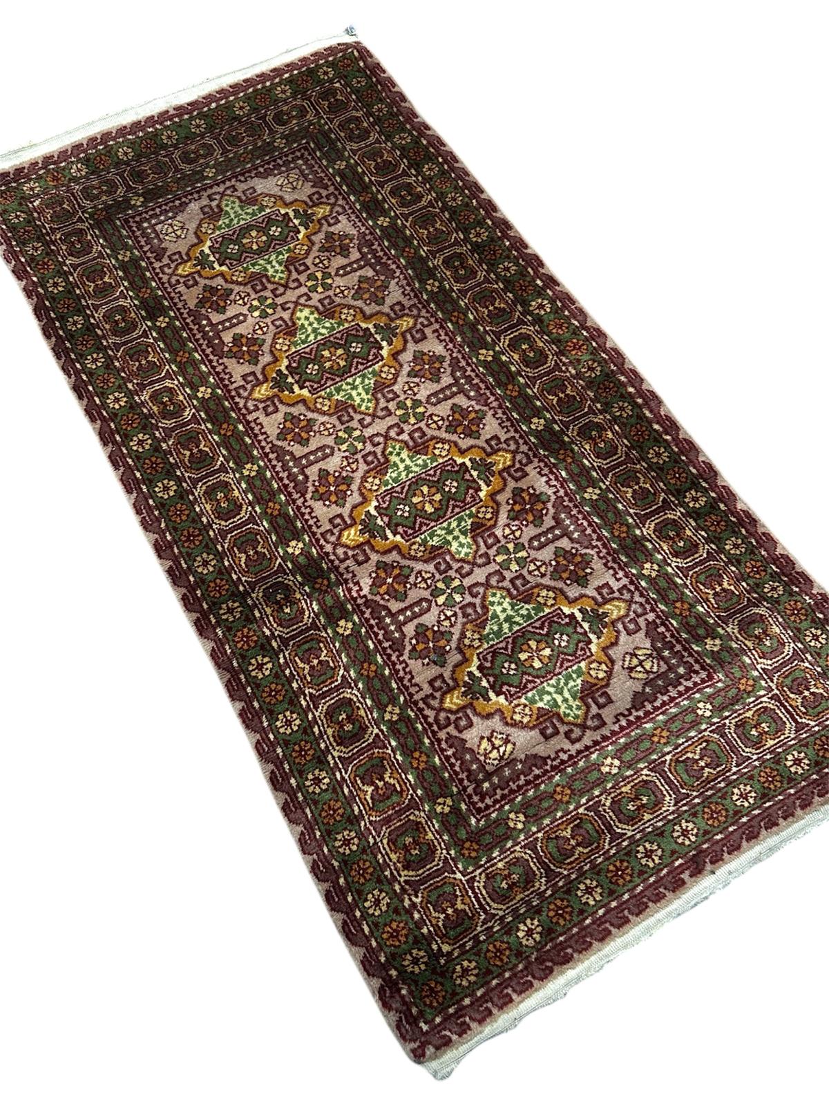 Tapis Oriental fait main 150cm x 80cm