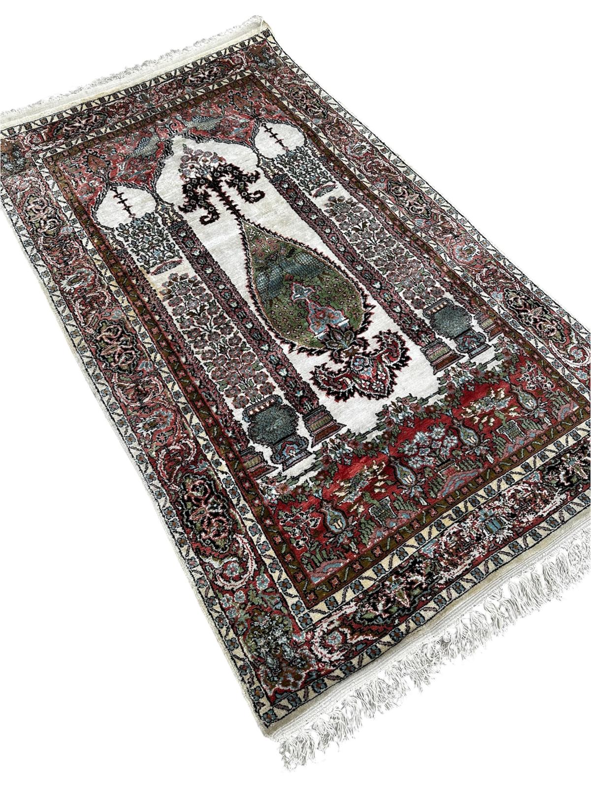 Tapis turc en soie 160cm x 90cm