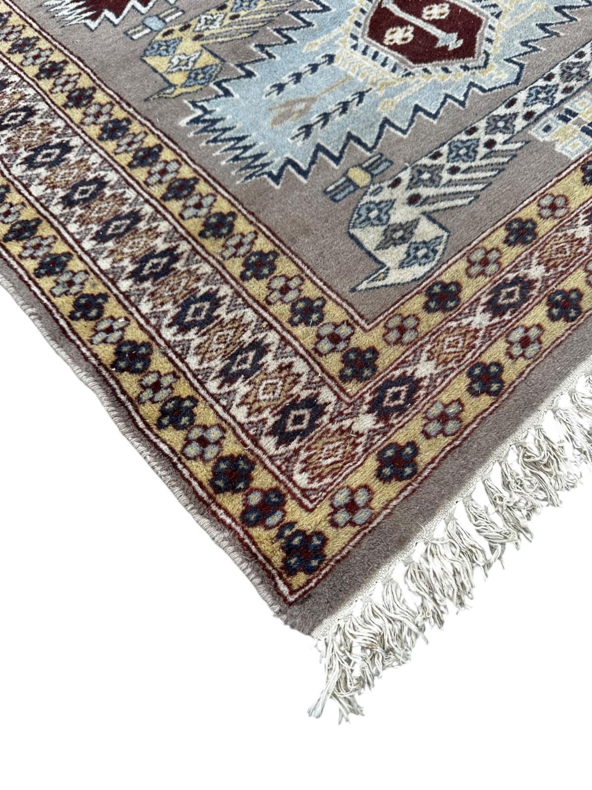 Tapis persan fait main 160cm x 90cm