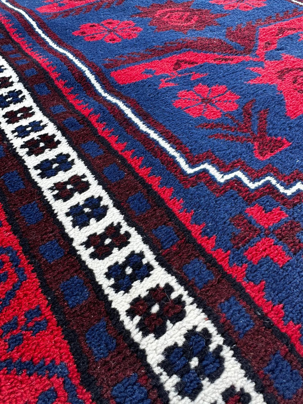 Tapis turc fait main 180cm x 160cm