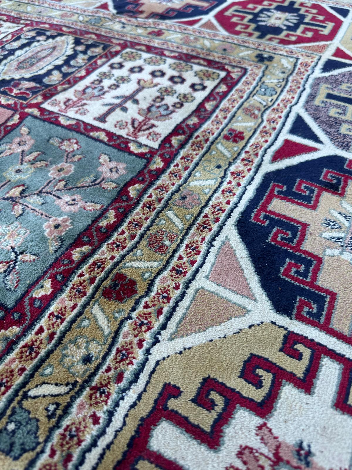 Tapis oriental carré 2m x 2m