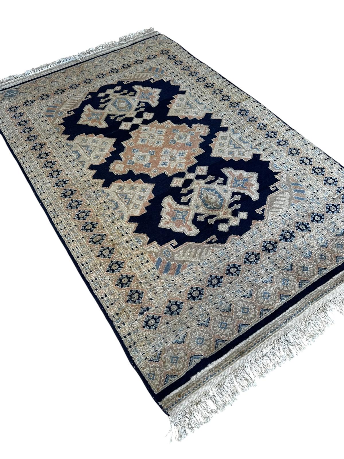 Tapis persan fait main