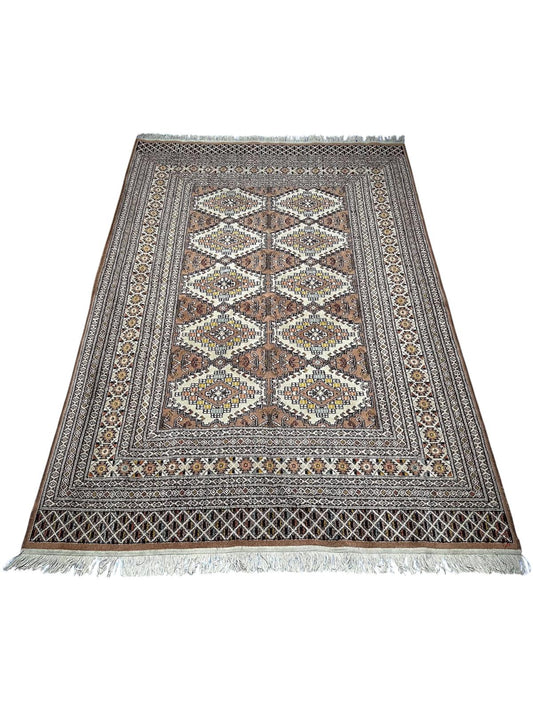 Tapis de style oriental 240cm x 70cm