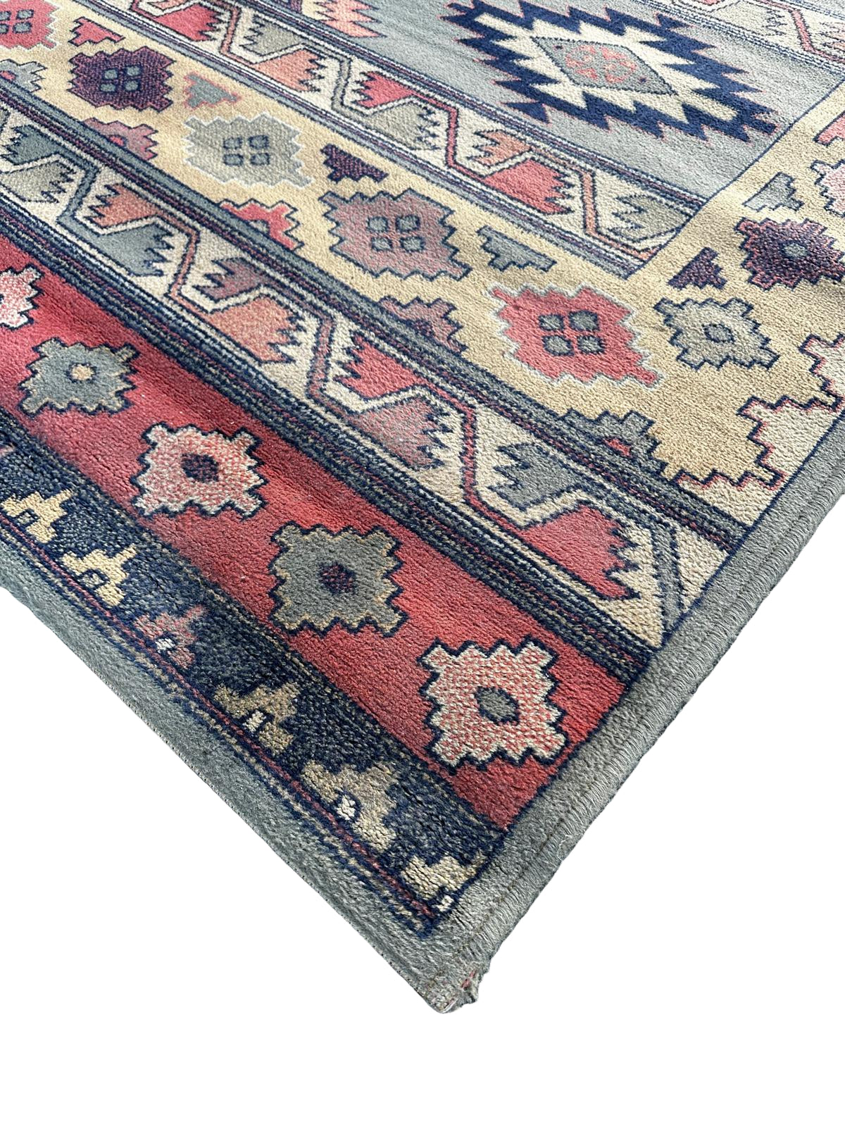 Tapis de style oriental 230cm x 160cm