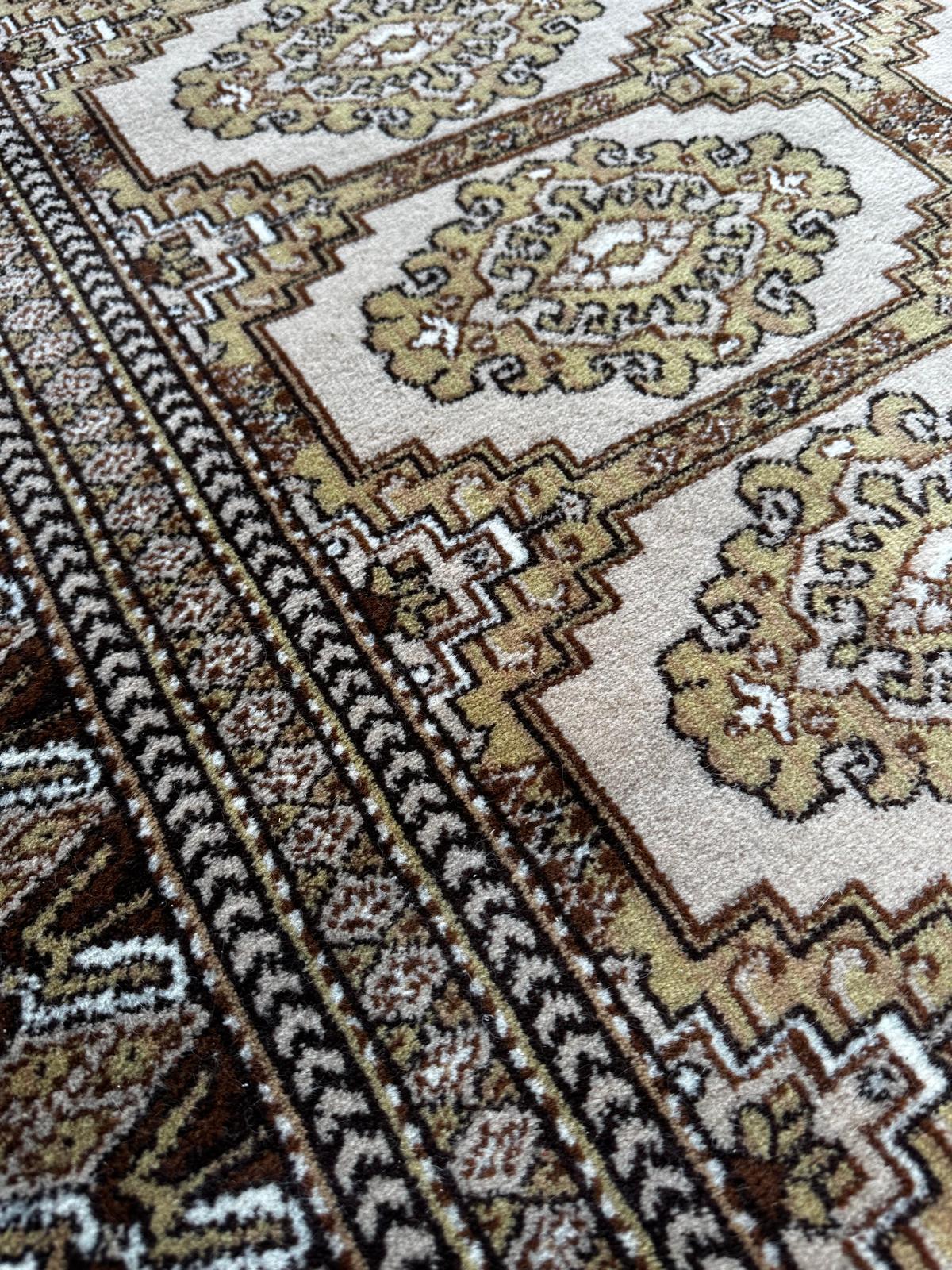 Tapis de style oriental 200cm x 140cm
