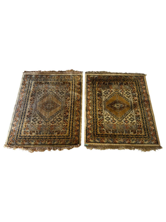 Paire de tapis orientaux carré 115cm x 95cm