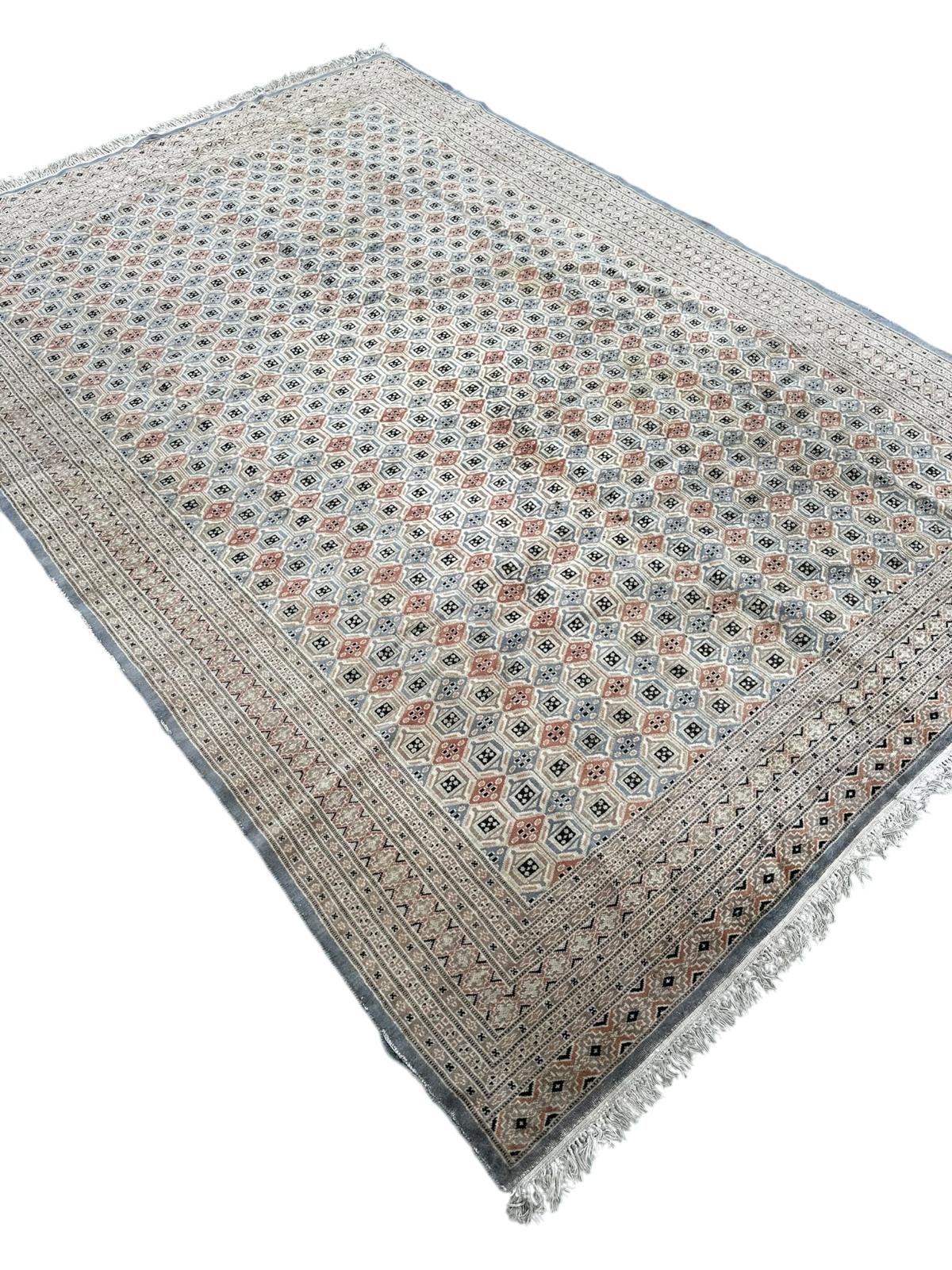 Grand tapis persan fait main 220cm x 330cm